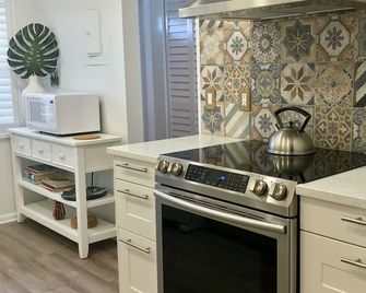 Your Condo by the Beach with Ocean View - Cayo Hueso - Cocina