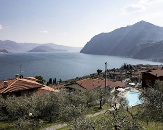 Hotel Miranda - Riva di Solto - Extérieur