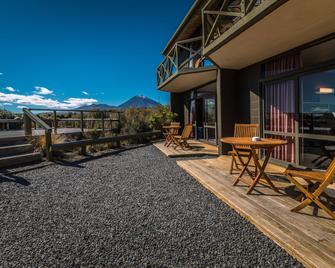 Skotel Alpine Resort - Whakapapa Village - Patio