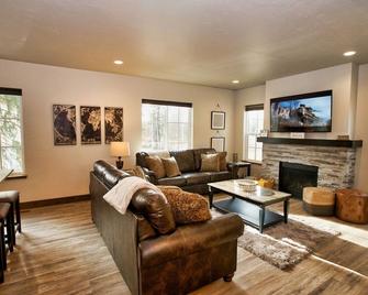 Suite Retreat by Casago Mccall - Donerightmanagement - McCall - Wohnzimmer