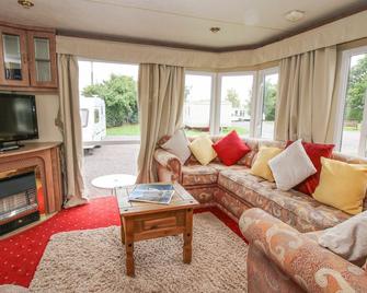 10 Old Orchard, Pet Friendly, With A Garden In Much Wenlock - Much Wenlock - Huiskamer
