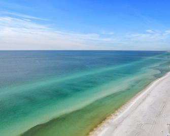 TipSea Turtle 3 Community pools Central Destin - Destin - Beach