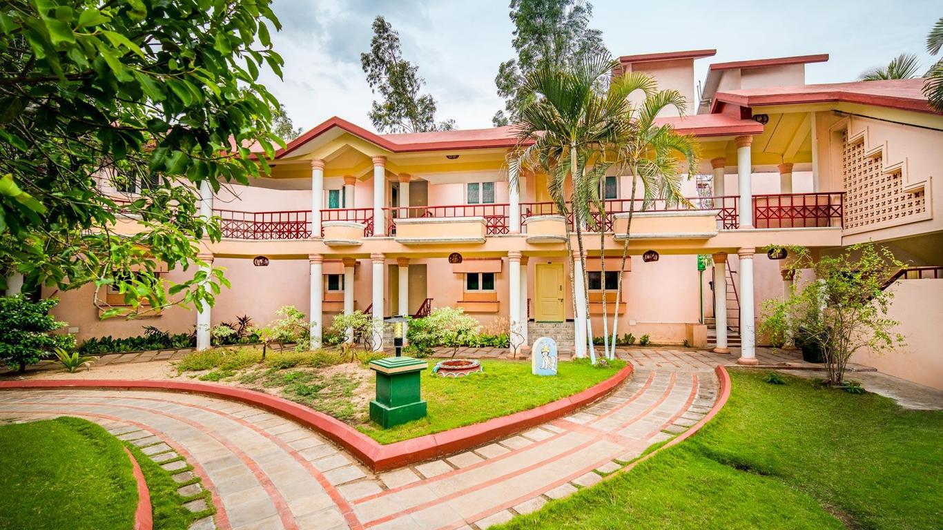 Hotel Sadhabishegam