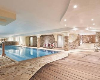 Hotel Dolomiti - Brentonico - Zwembad