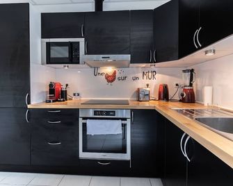 Hôtel De La Plage - Le Chambon-sur-Lignon - Kitchen