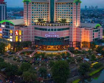 Hotel Ciputra Jakarta - Jakarta - Byggnad