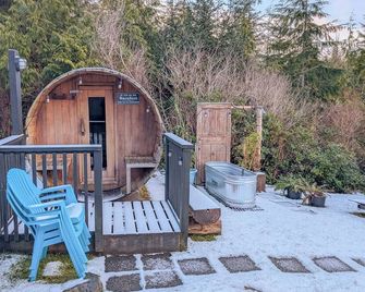 Little Beach Resort - Ucluelet