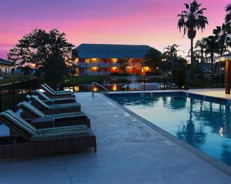 The Palmer Inn & Tennis Club - Rockledge - Piscina