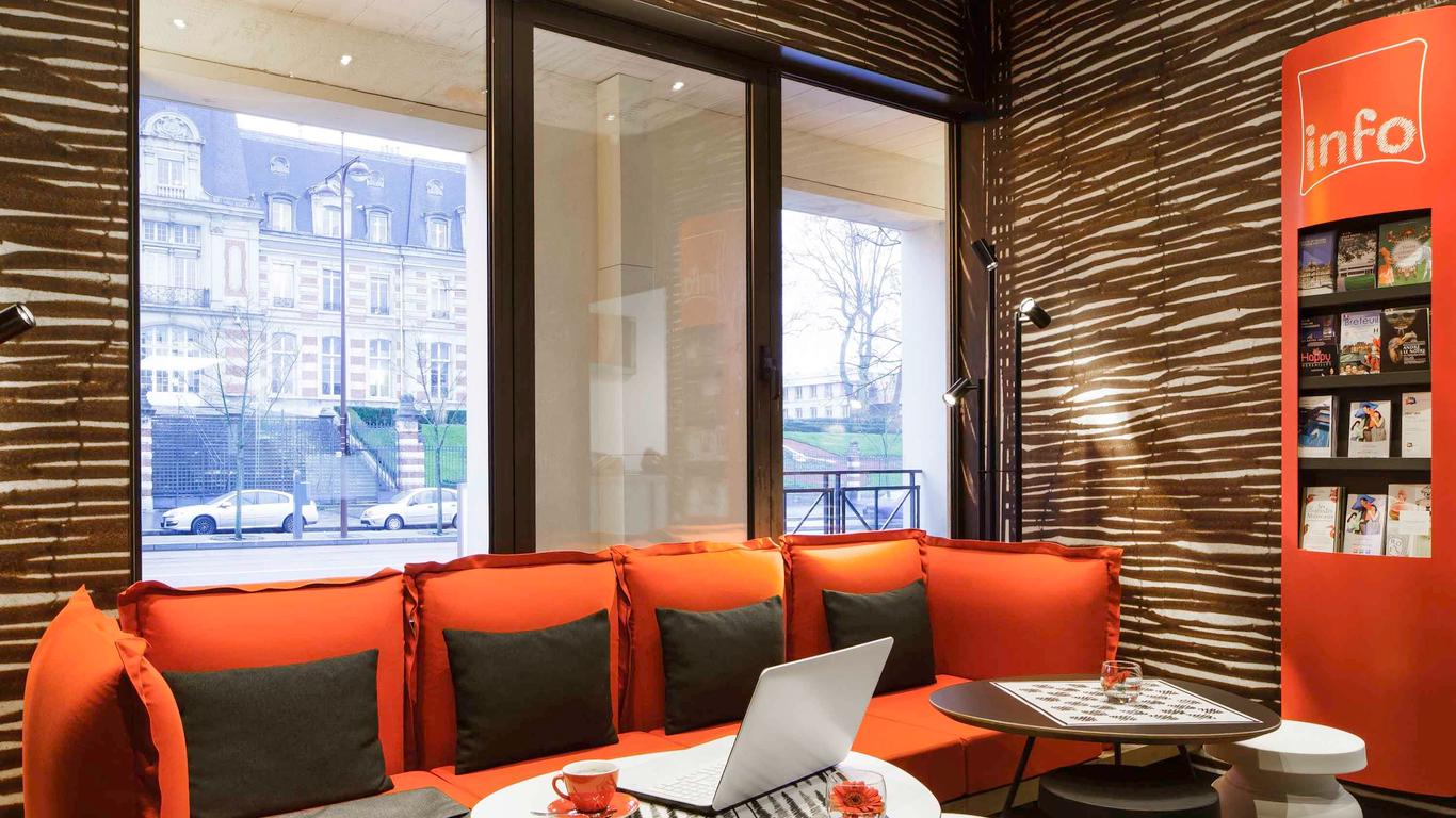 Ibis Versailles Château
