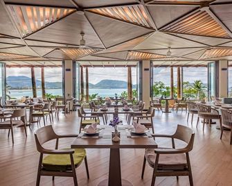 Oceanfront Beach Resort - Patong - Restaurant