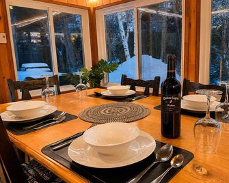 Glamping chalet on campsite Boat Lac Naviguable - Saint-Michel-des-Saints - Comedor
