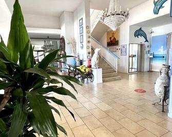 Hotel Giorgetti Orange - Bellaria-Igea Marina - Recepción