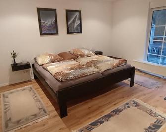 Haus Am Rurufer - Einruhr - Habitación