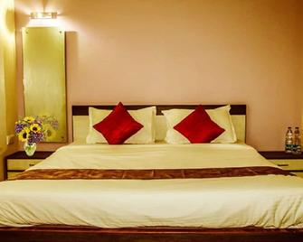 Golden Plaza Guest House - Kolkata - Bedroom