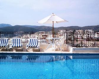 Villa Leila With Sea Breezes, Private Pool And Magnificent Sea Views - Bodrum - Uima-allas