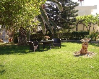 Dimitra Apartments - Сітія - Патіо