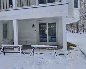 CubsCorner - Pool, Sauna, Gym, Close to Mountain! - Killington - Patio