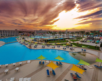 Titanic Aqua Park Resort - Hurgada - Piscina
