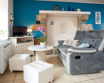 Bréhat' gite in character farmhouse - Ploubazlanec - Living room