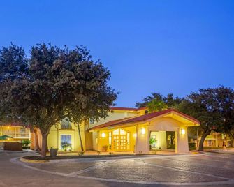 La Vista Express - Formerly La Quinta - Eagle Pass