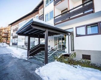 Appartement Tirol mit Hallenbad und Sauna by MoniCare - Seefeld - Building