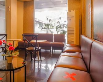 Collection O Hotel Antara - 6 Hour Stay - ג'קרטה - טרקלין