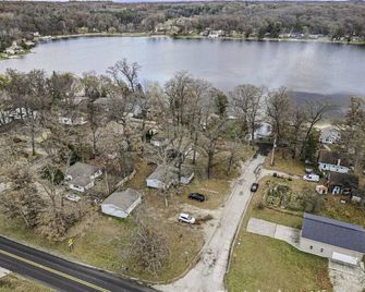 Pine Lake Cottage #2! Water access - Cedar Springs - Outdoors view