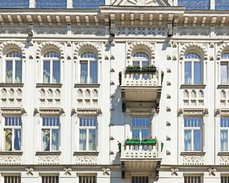 Fantastic-Inn Warszawa - Ch30 - Warschau - Gebäude