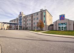 Motel 6 London - Londra - Bina