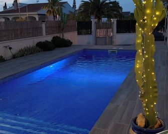 Riumar Nature 38, villa at 100 meters from the beach in the urbanization of Riumar. - Riumar - Piscine