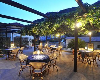Villa Adriana Amalfi - אמלפי - מסעדה