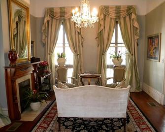 Maison de Macarty - New Orleans - Living room
