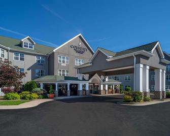 Country Inn & Suites by Radisson, Beckley, WV - Beckley - Building