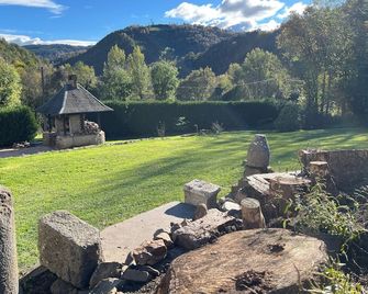 Auberge Du Pont De Lanau - Neuvéglise-sur-Truyère - Outdoors view