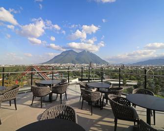 Holiday Inn Express Monterrey Fundidora, An IHG Hotel - Monterrey - Balcón