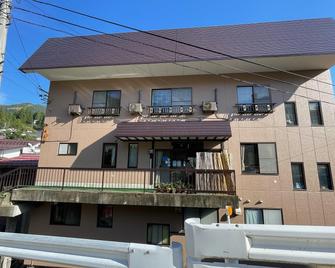 Resort Inn Chiharu - Nozawa Onsen - Edificio