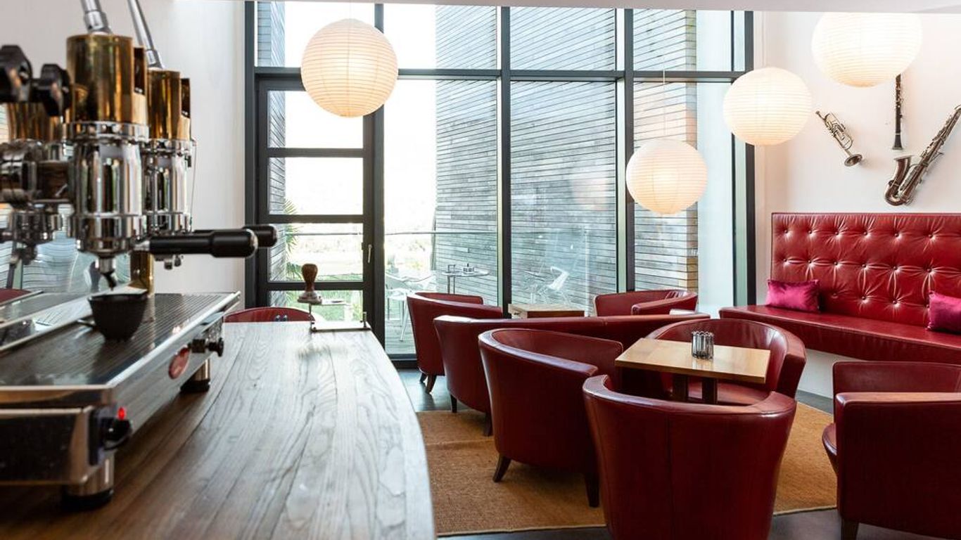 Bio & Wellnesshotel Pazeider - Healing Garden above Meran