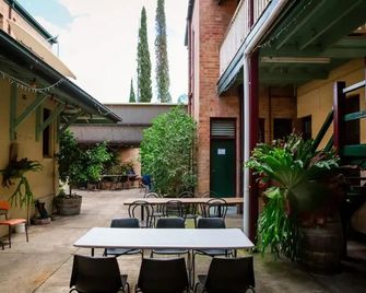Bank Hotel Dungog - Dungog - Patio