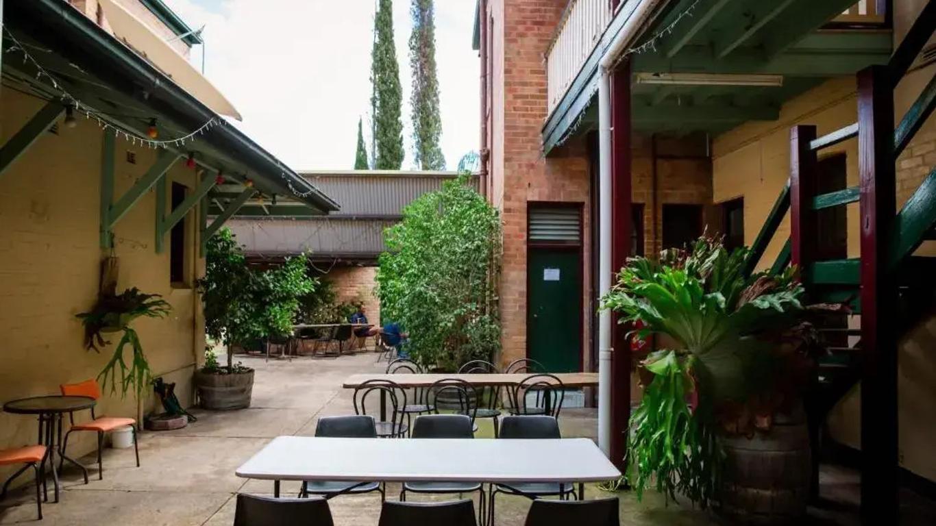Bank Hotel Dungog