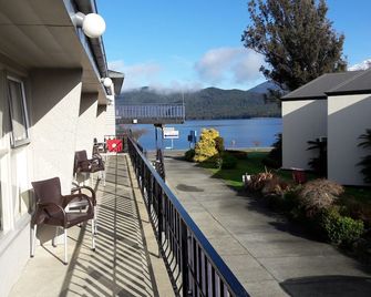 Edgewater Motel - טה אנאו - מרפסת