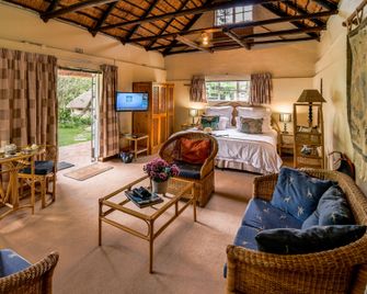 Random Harvest Country Cottages - Muldersdrif