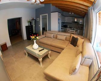 Hotel Vila Alvin & Apartments - Saranda - Vardagsrum