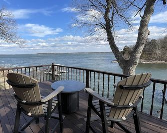 It's all about the views, the dock and that location!!! - Afton - Balcony