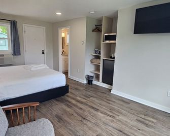 Juniper Motel-King Studiorm2pet Friendlylakefrontatv Access - Greenville - Habitación