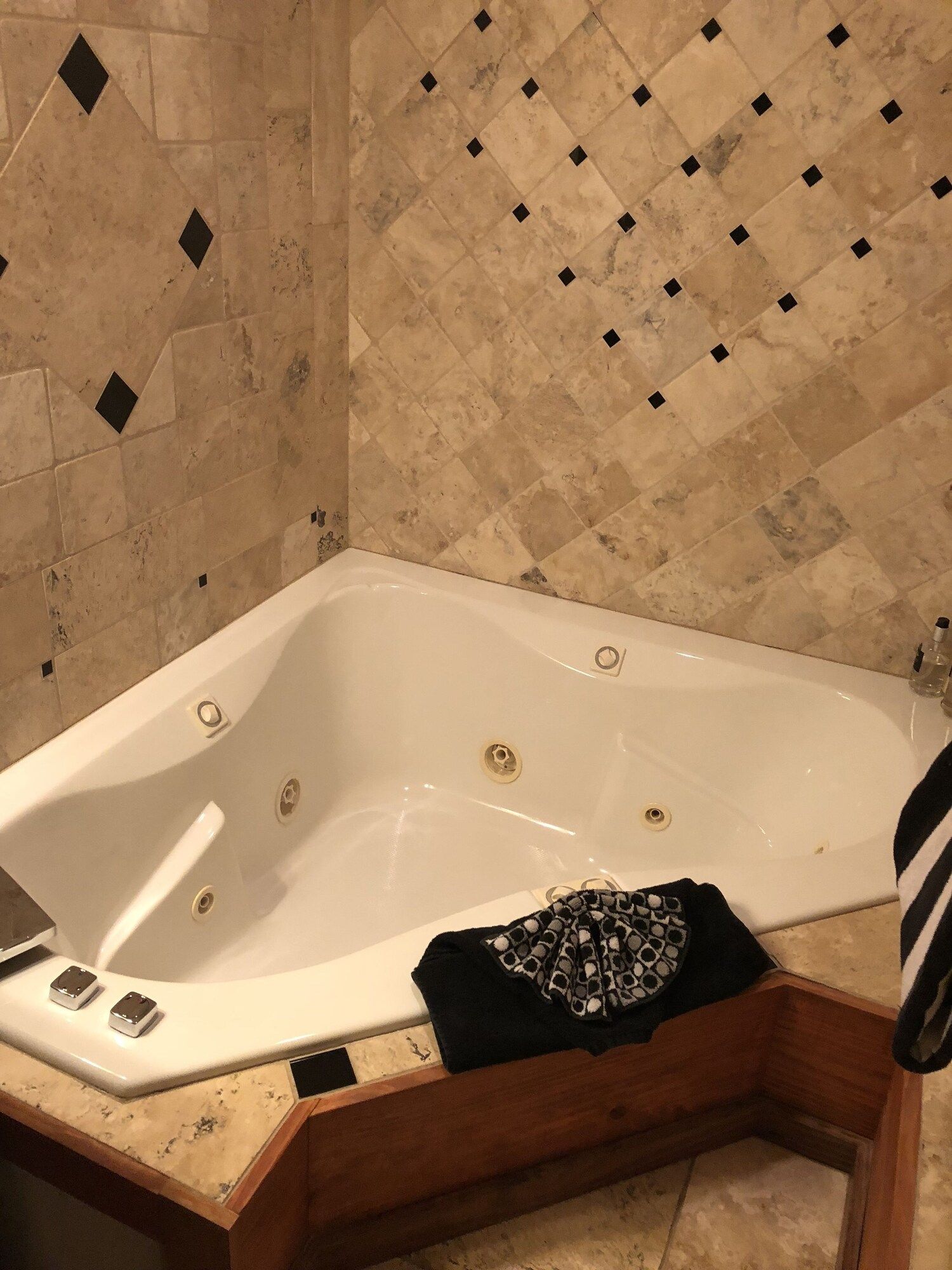 All Seasons Inn - Eureka Springs