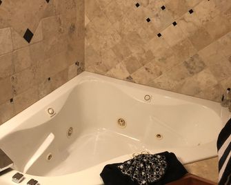 All Seasons Inn - Eureka Springs