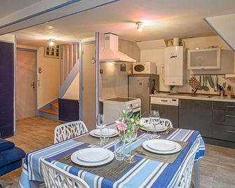 Le Saint Salomon - Appartement Duplex - Vannes - Restauracja