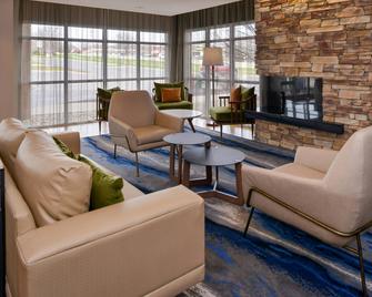 Fairfield Inn & Suites by Marriott Cedar Rapids - סידר ראפידס - טרקלין