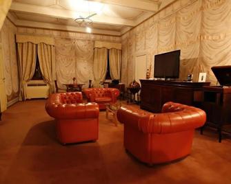 Hotel Locanda Di Bagnara - Bagnara di Romagna - Huiskamer