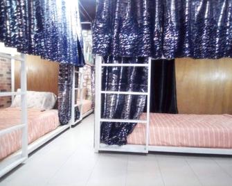 Ban Kru Ae Homestay - Bangkok - Camera da letto